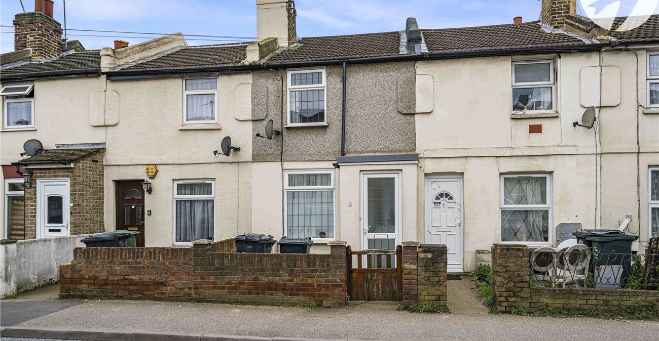 2 bedroom house for sale in Swanscombe | Robinson Jackson