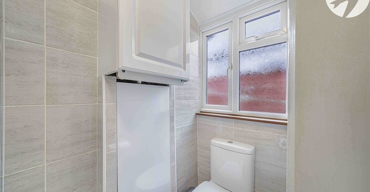 2 bedroom house for sale in Swanscombe | Robinson Jackson