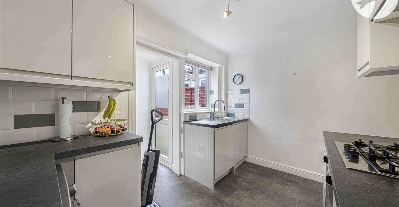 2 bedroom house for sale in Swanscombe | Robinson Jackson
