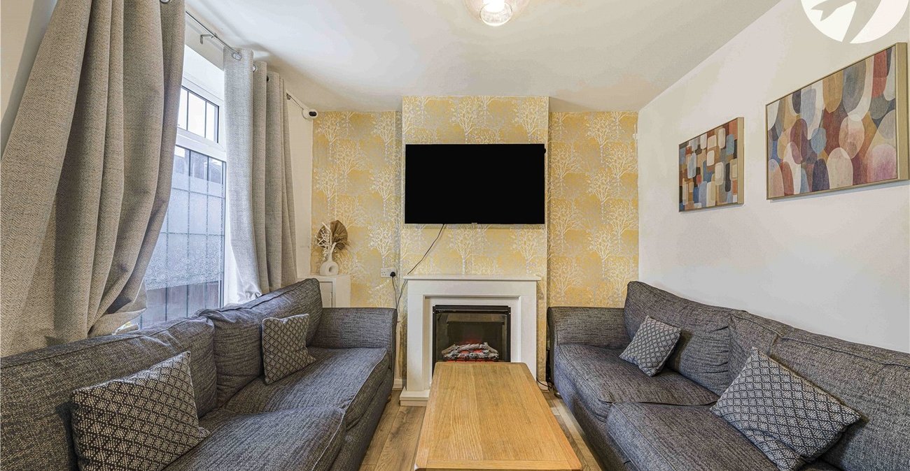 2 bedroom house for sale in Swanscombe | Robinson Jackson