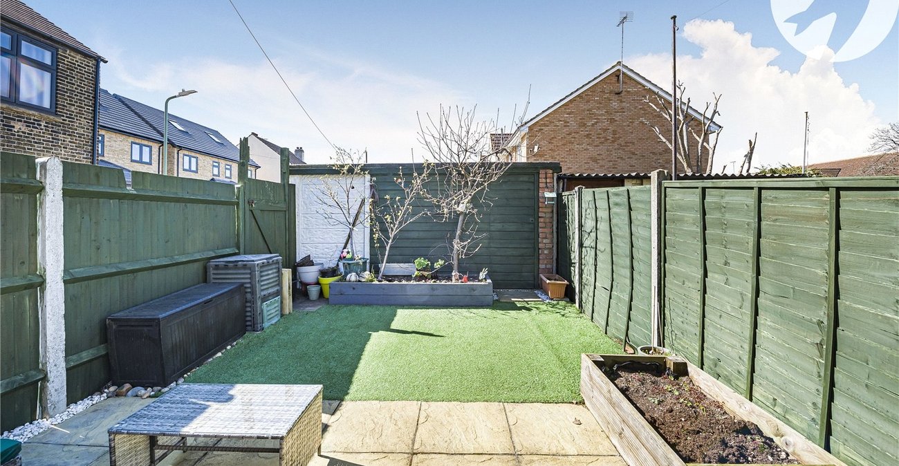 2 bedroom house for sale in Swanscombe | Robinson Jackson