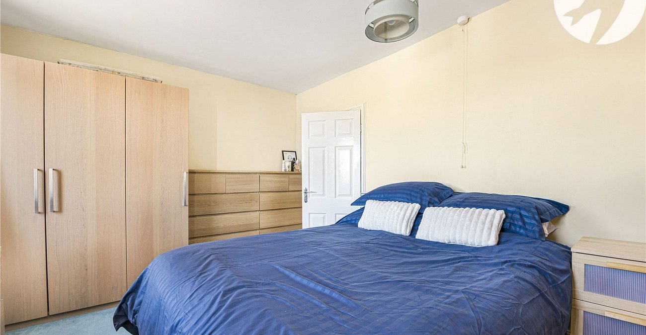 2 bedroom house for sale in Swanscombe | Robinson Jackson