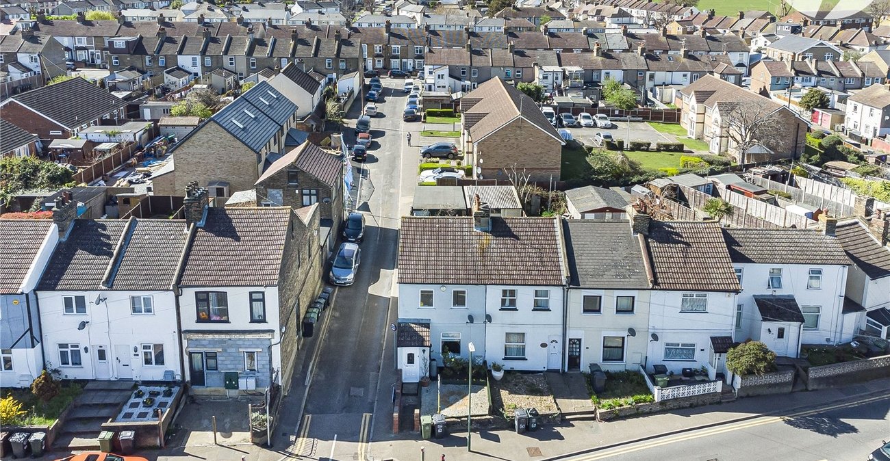 2 bedroom house for sale in Swanscombe | Robinson Jackson