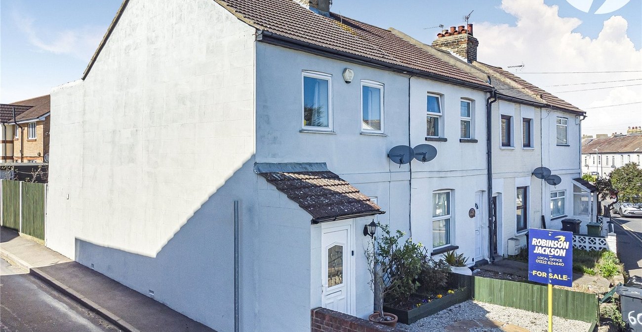 2 bedroom house for sale in Swanscombe | Robinson Jackson