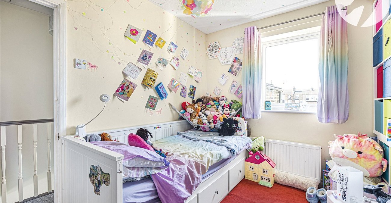 2 bedroom house for sale in Swanscombe | Robinson Jackson