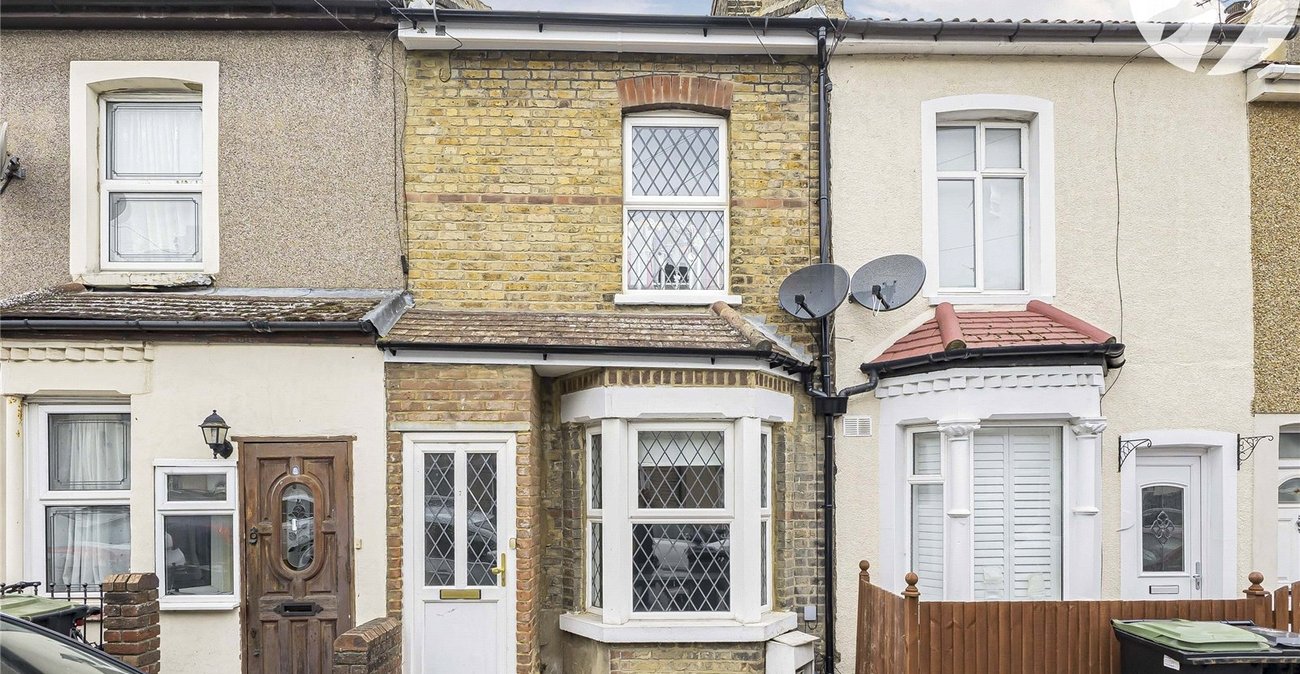 2 bedroom house for sale in Northfleet | Robinson Michael & Jackson