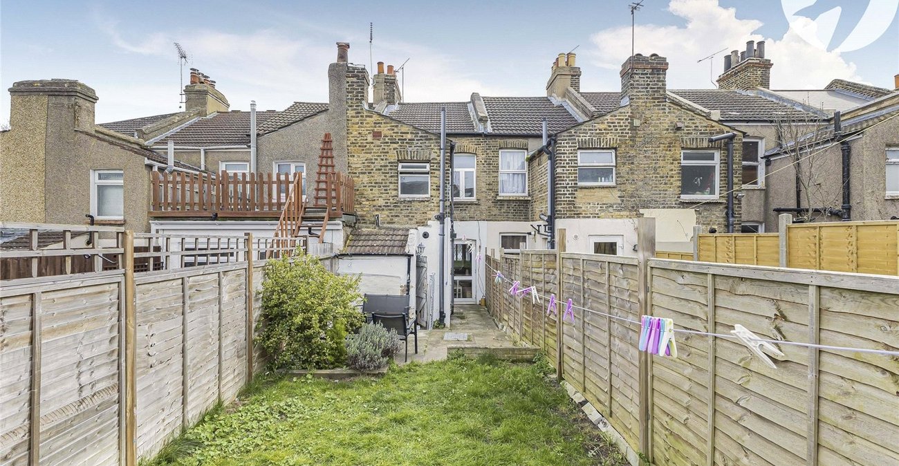 2 bedroom house for sale in Northfleet | Robinson Michael & Jackson