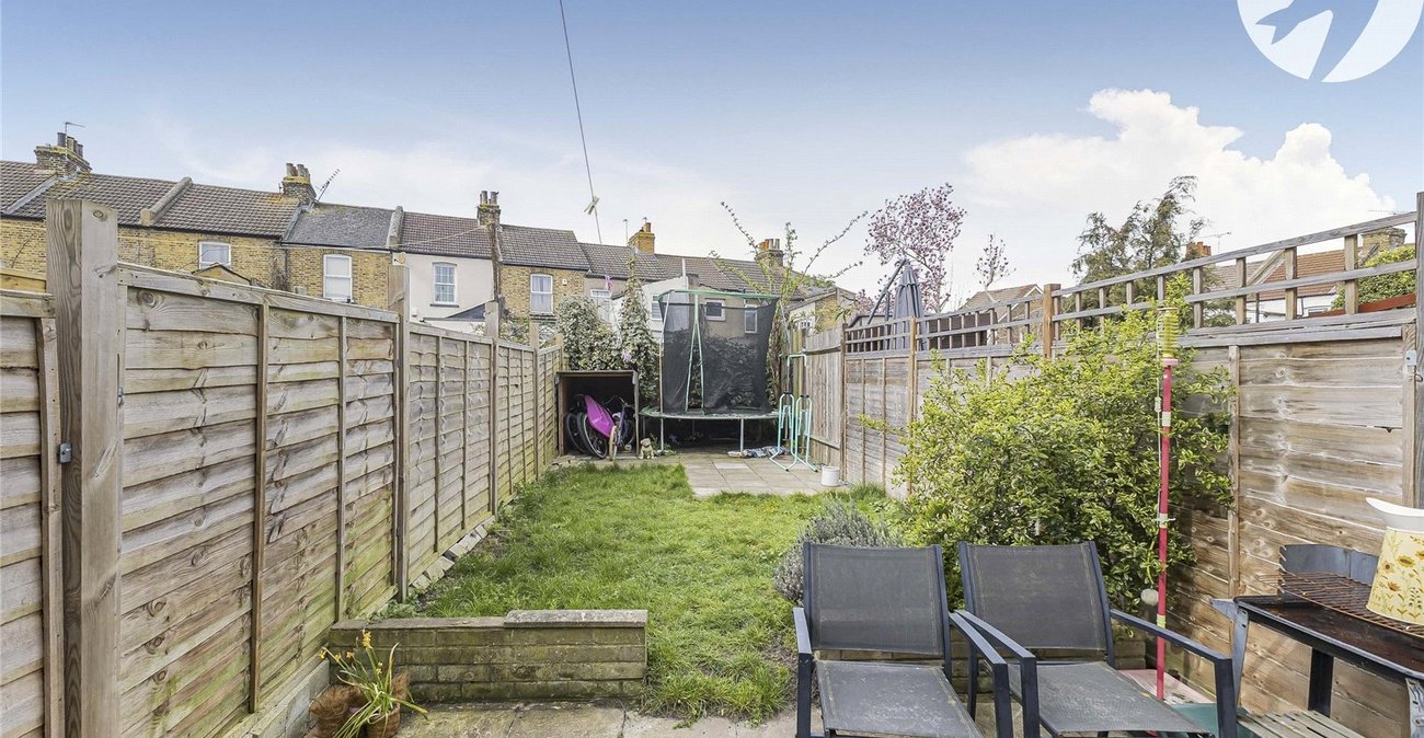 2 bedroom house for sale in Northfleet | Robinson Michael & Jackson