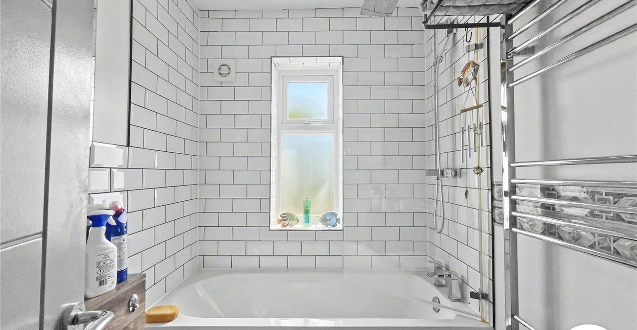 2 bedroom house for sale in Sittingbourne | Robinson Michael & Jackson