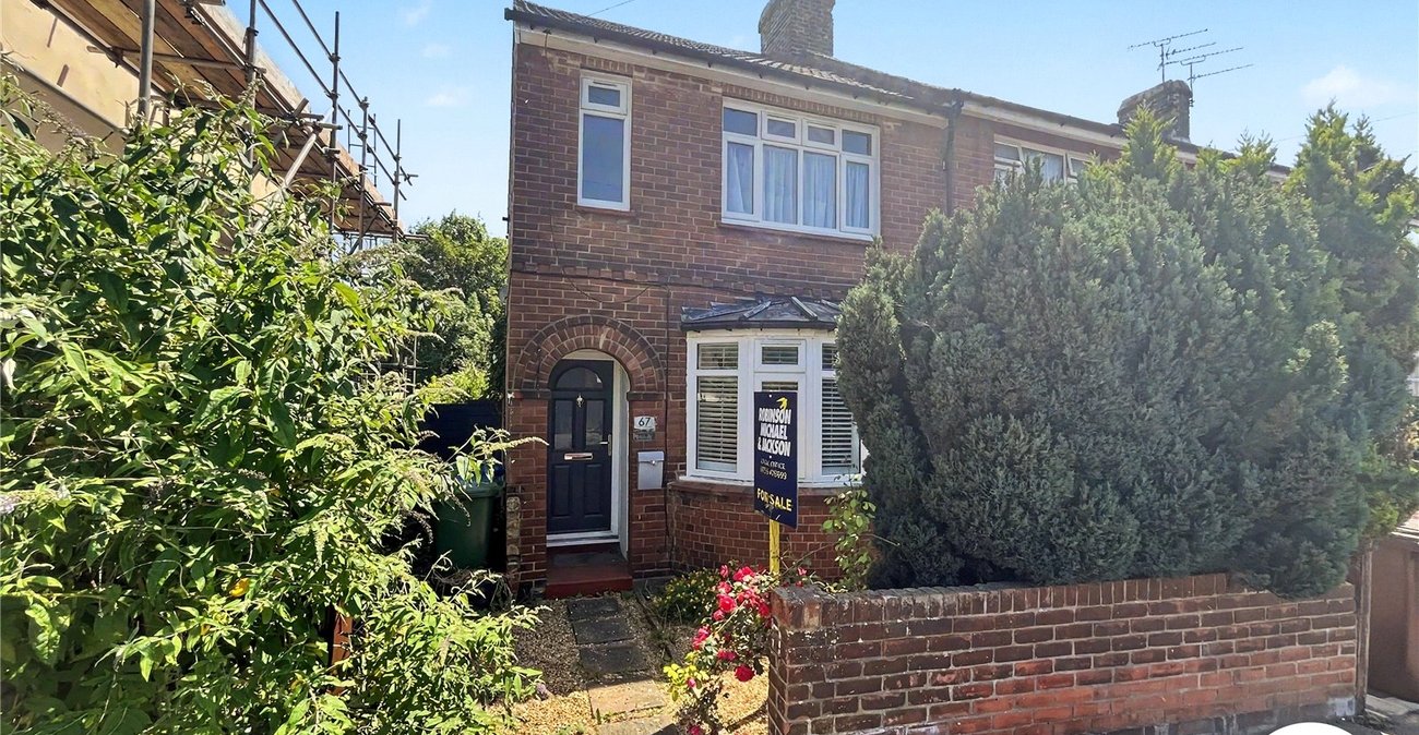 2 bedroom house for sale in Sittingbourne | Robinson Michael & Jackson
