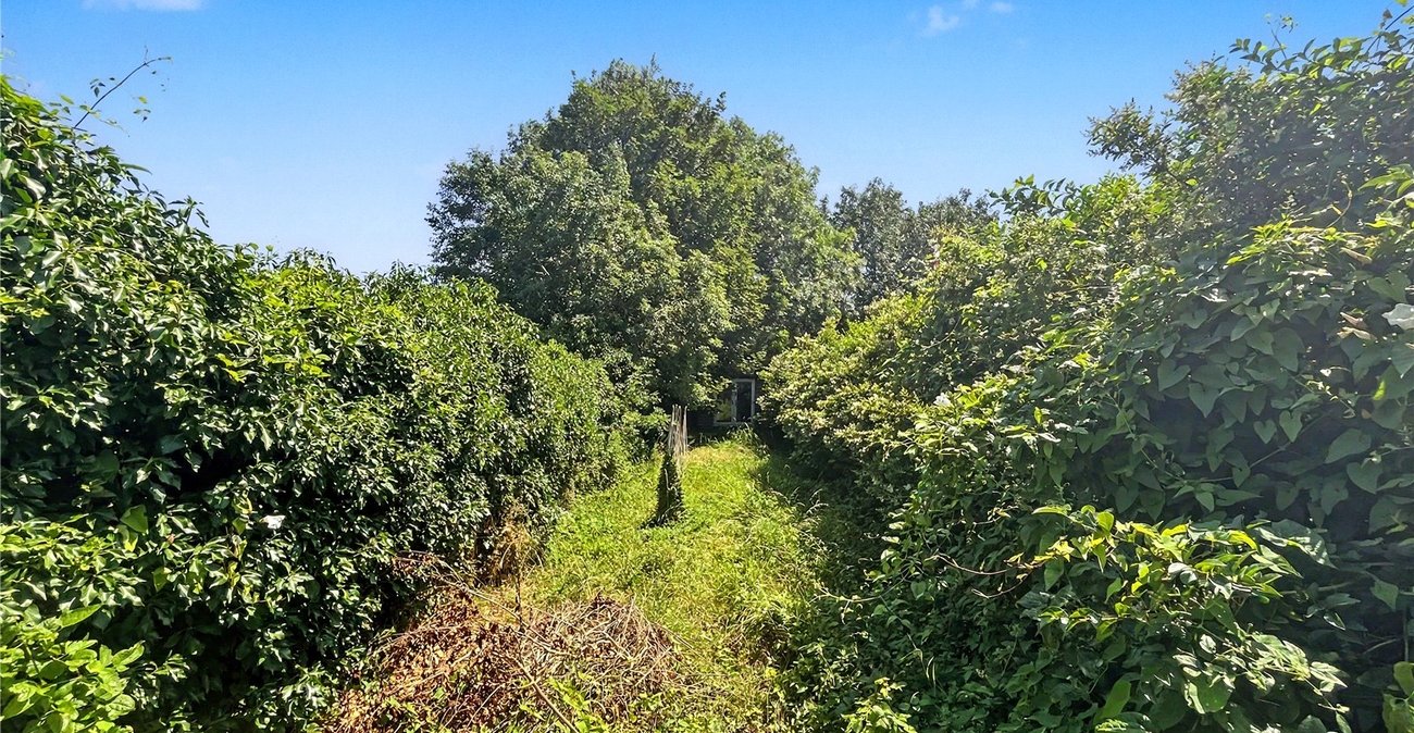 2 bedroom house for sale in Sittingbourne | Robinson Michael & Jackson