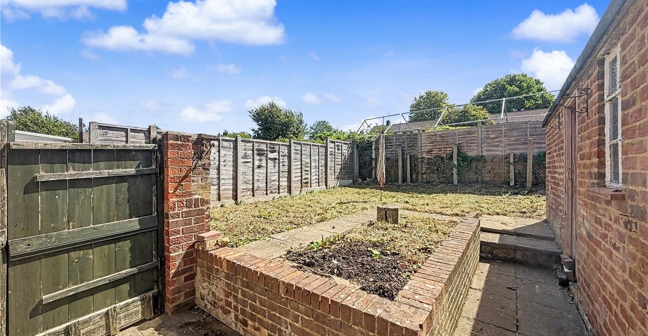 2 bedroom house for sale in Twydall | Robinson Michael & Jackson