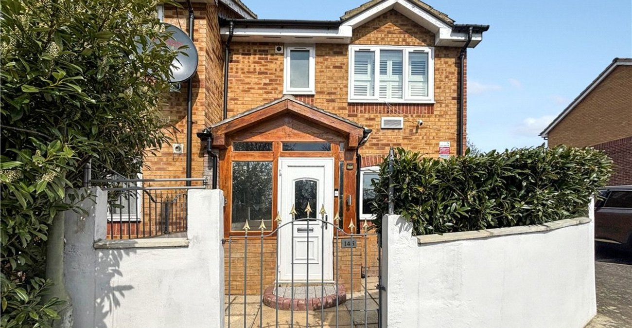 2 bedroom house for sale in St Mary Cray | Robinson Jackson
