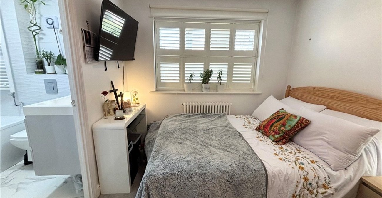 2 bedroom house for sale in St Mary Cray | Robinson Jackson