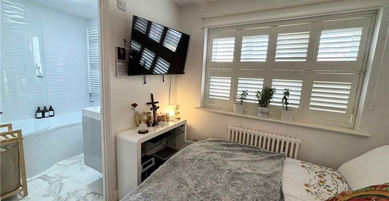 2 bedroom house for sale in St Mary Cray | Robinson Jackson