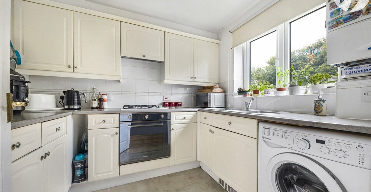 2 bedroom house for sale in St Mary Cray | Robinson Jackson