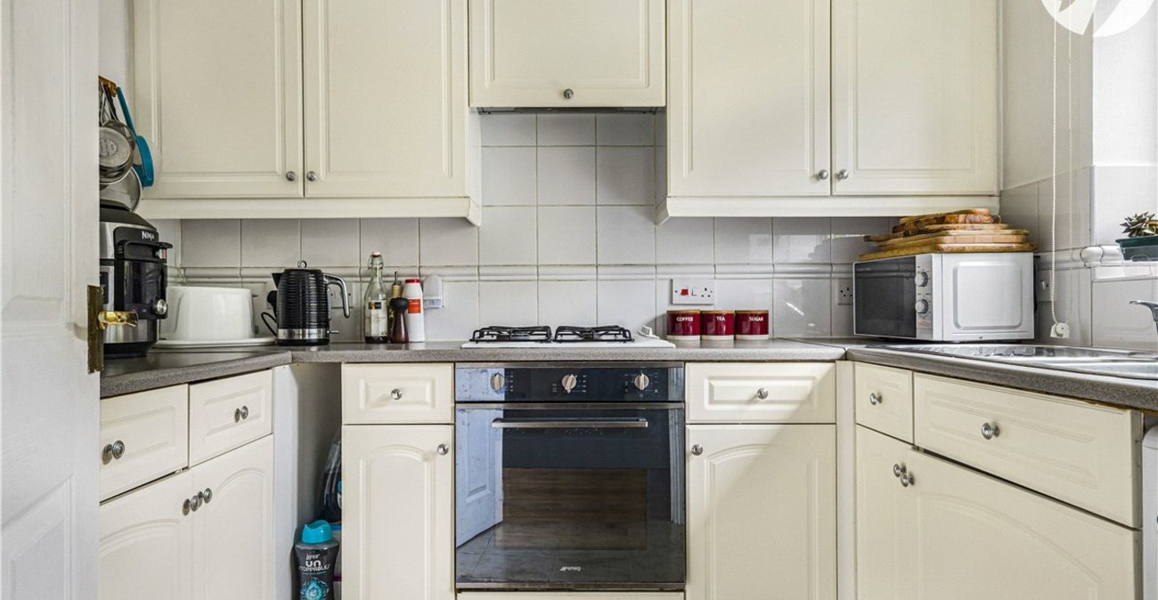 2 bedroom house for sale in St Mary Cray | Robinson Jackson