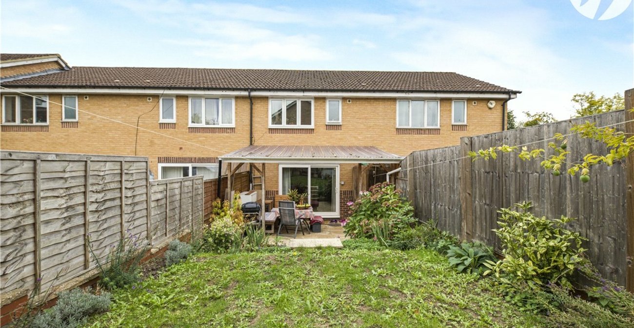 2 bedroom house for sale in St Mary Cray | Robinson Jackson