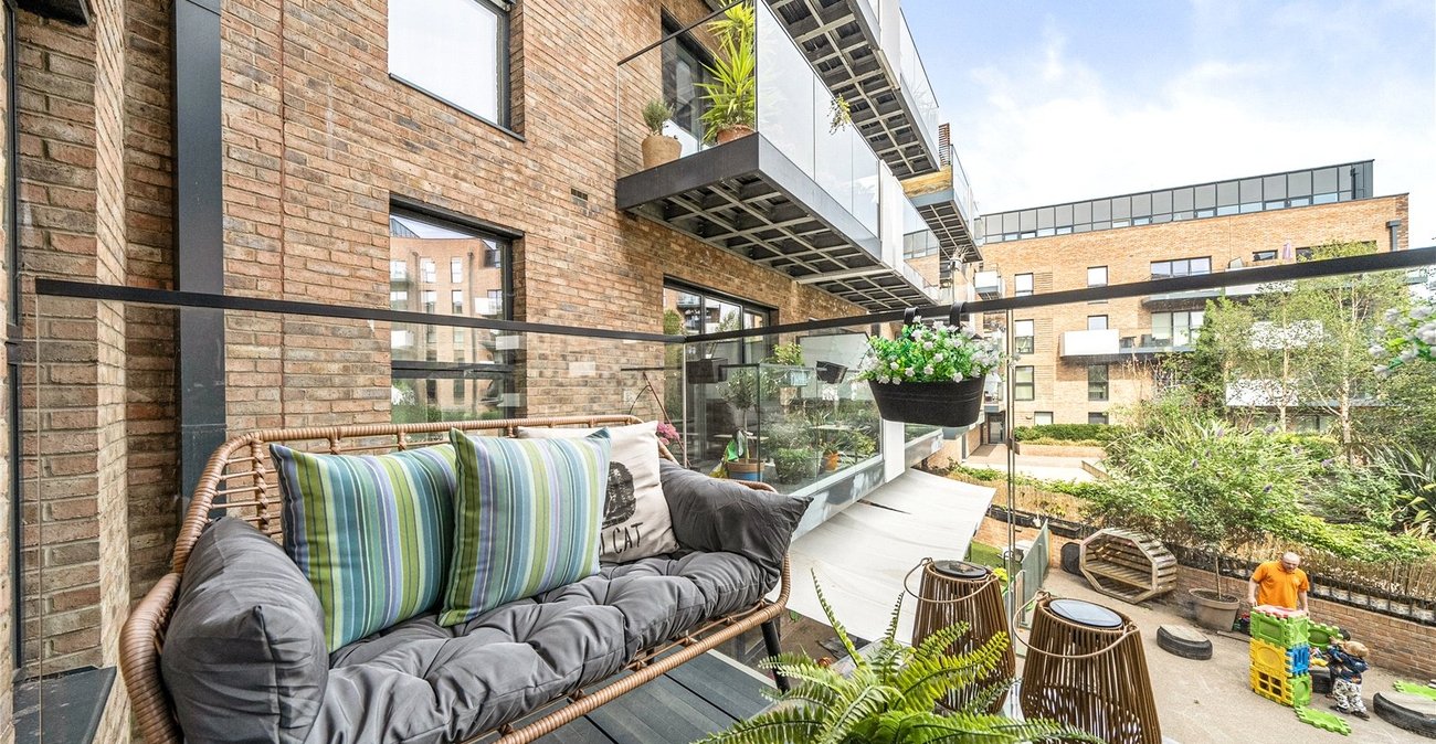 1 bedroom property for sale in Sydenham | Robinson Jackson