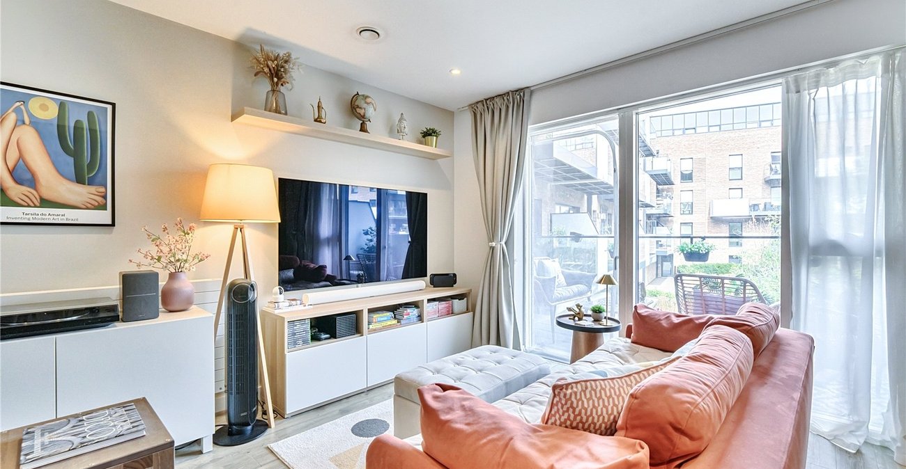 1 bedroom property for sale in Sydenham | Robinson Jackson
