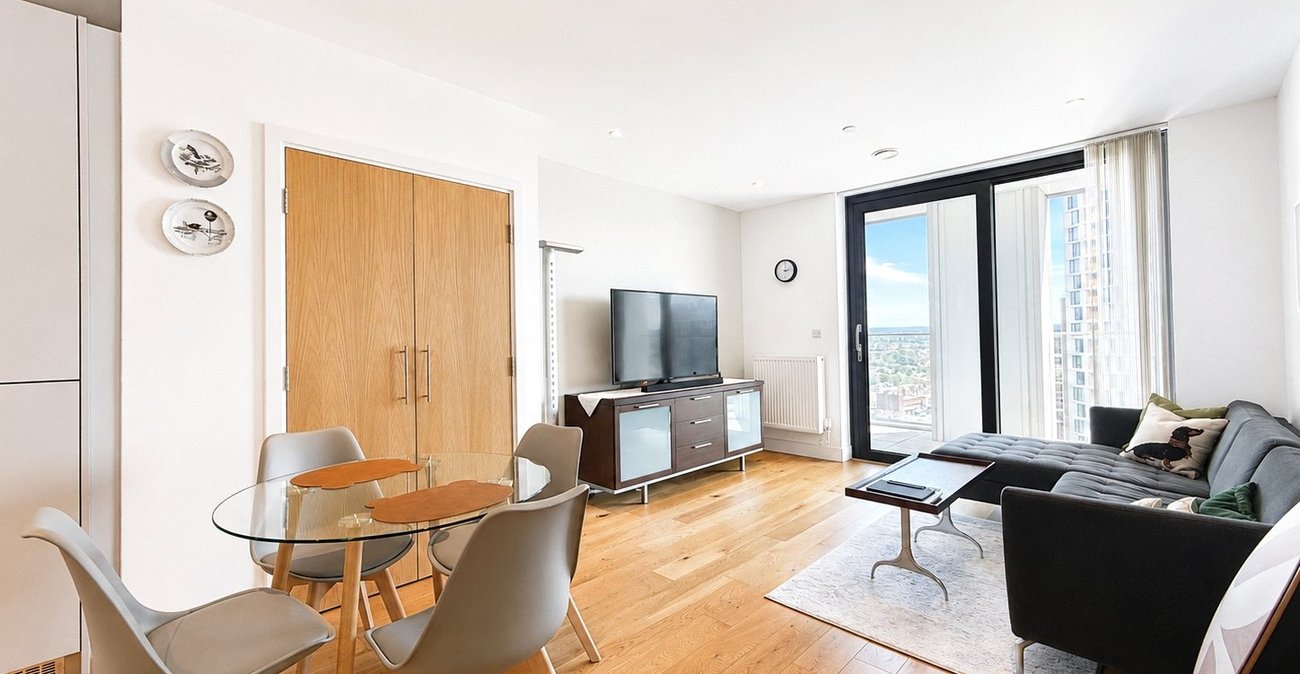 2 bedroom property for sale in Lewisham | Robinson Jackson