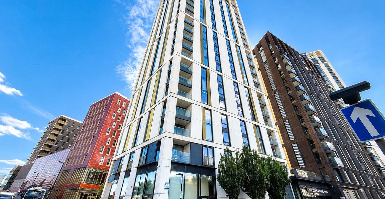 2 bedroom property for sale in Lewisham | Robinson Jackson