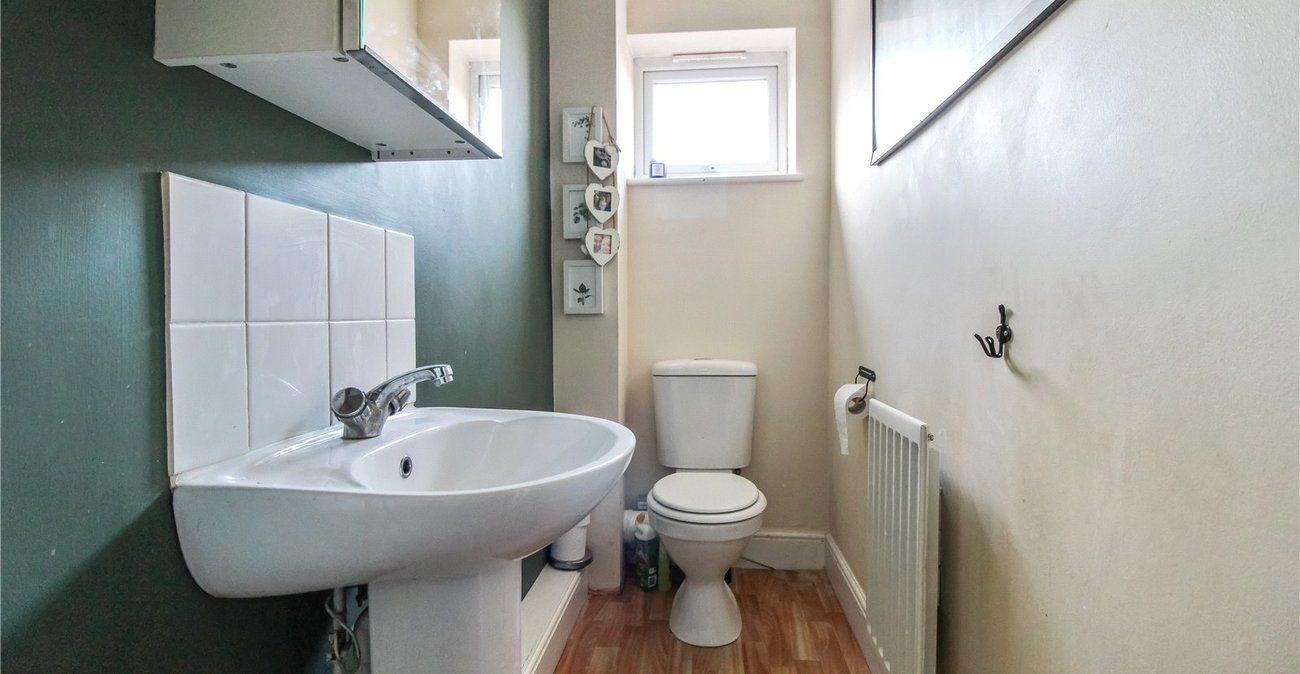 2 bedroom property for sale in Rainham | Robinson Michael & Jackson