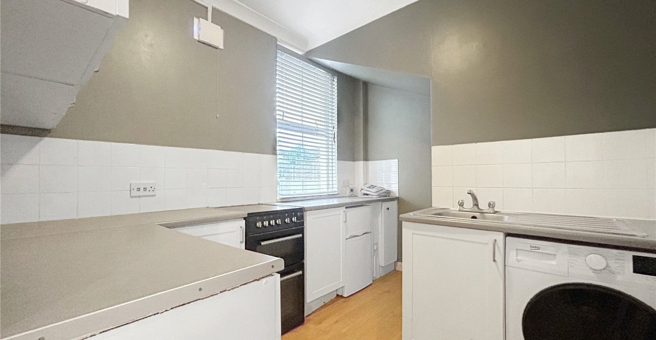 1 bedroom property for sale in Rainham | Robinson Michael & Jackson