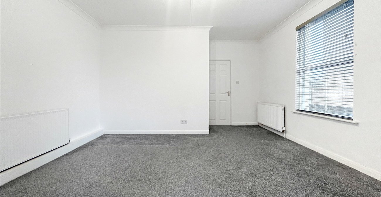 1 bedroom property for sale in Rainham | Robinson Michael & Jackson