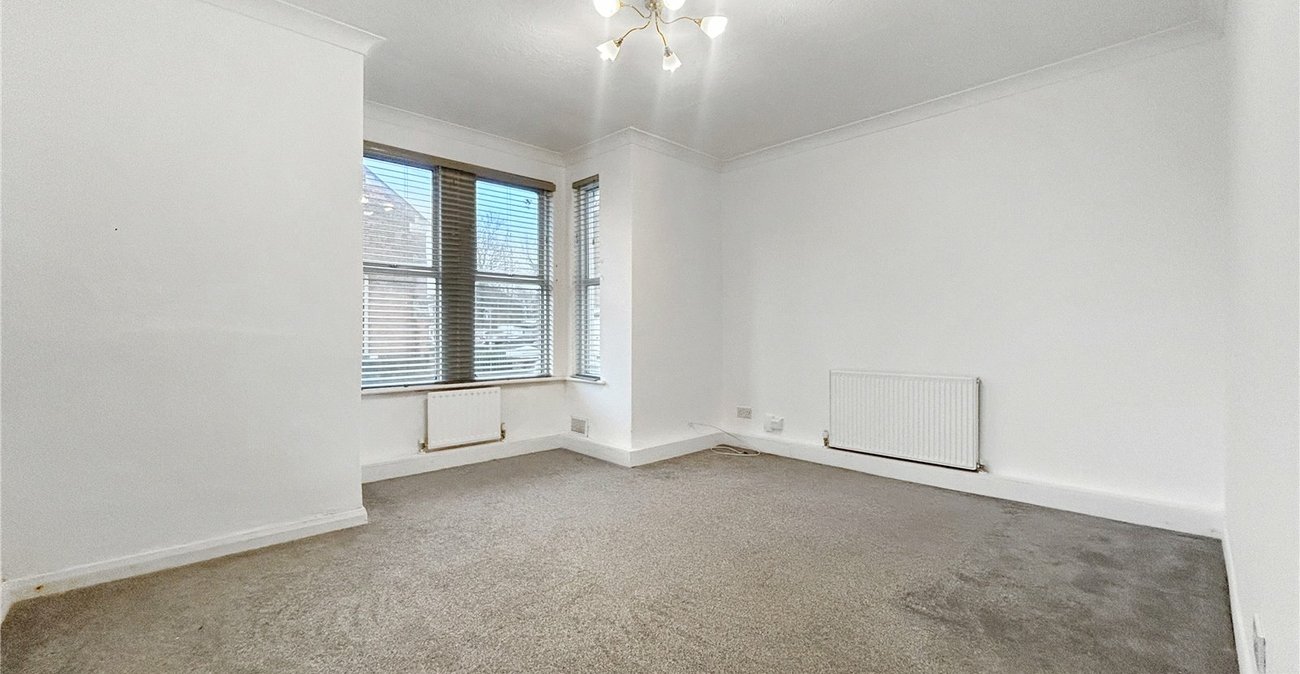 1 bedroom property for sale in Rainham | Robinson Michael & Jackson