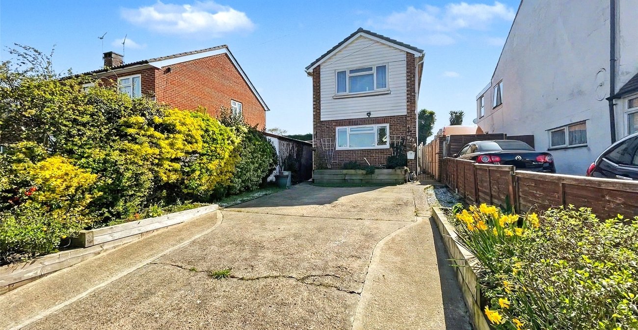 3 bedroom house for sale in Rainham | Robinson Michael & Jackson