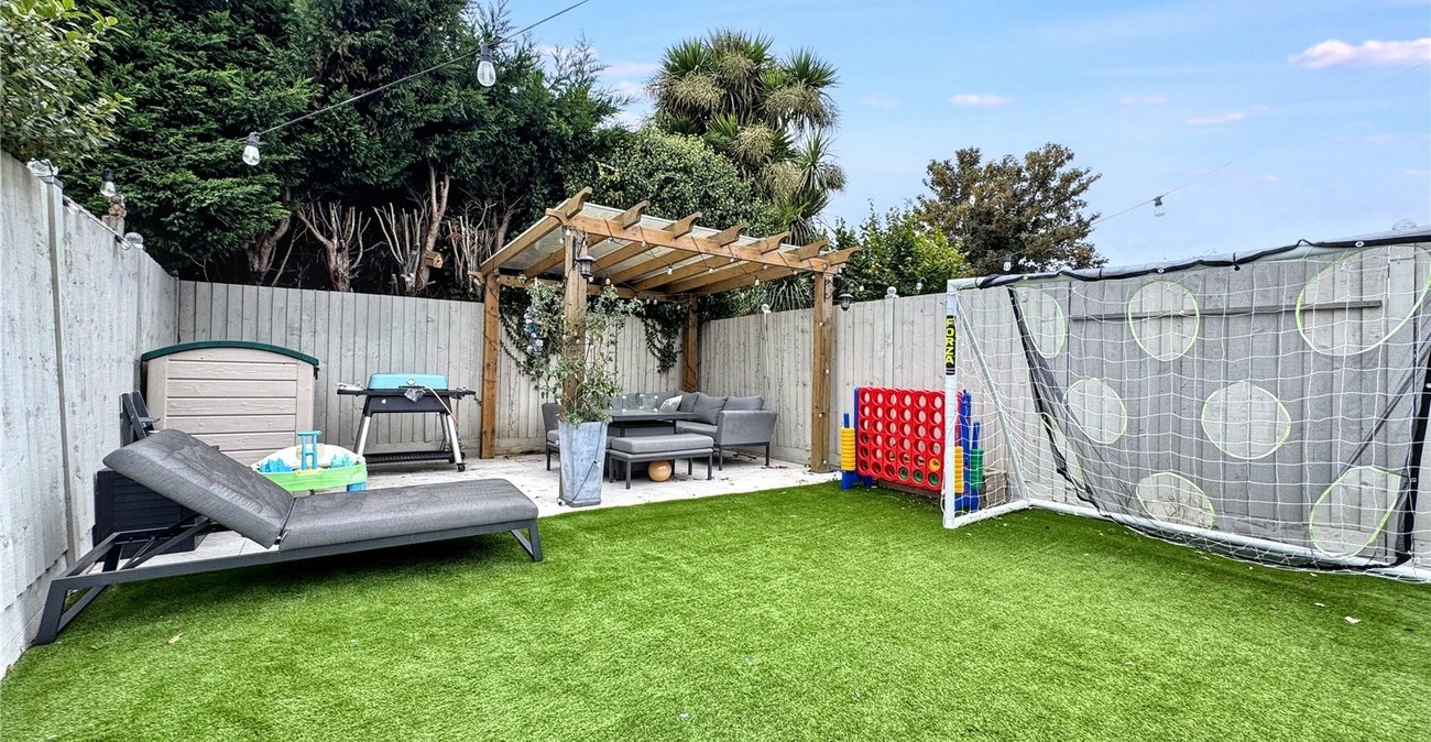 3 bedroom house for sale in Rainham | Robinson Michael & Jackson