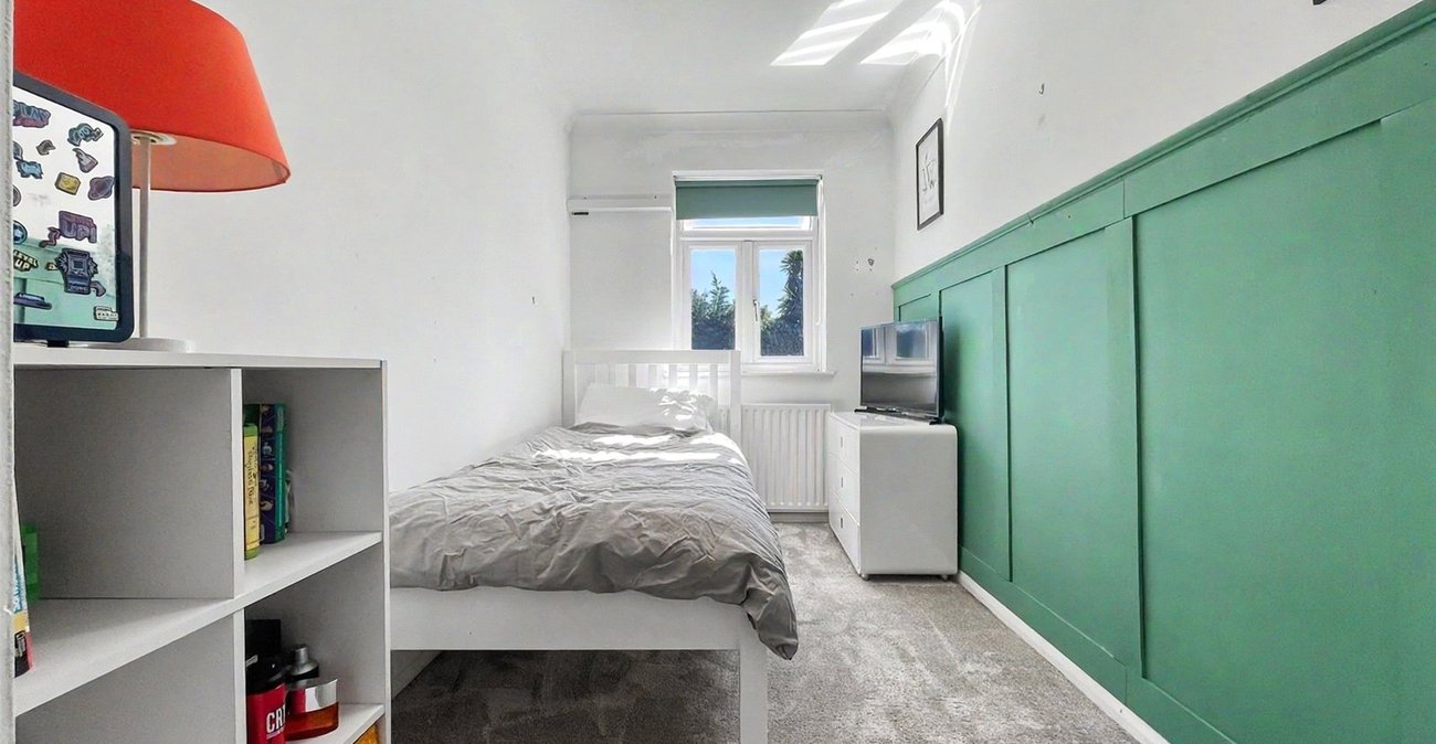 3 bedroom house for sale in Rainham | Robinson Michael & Jackson