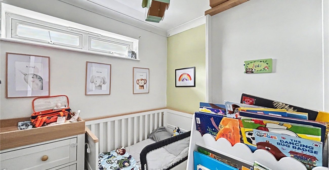 2 bedroom property for sale in Rainham | Robinson Michael & Jackson