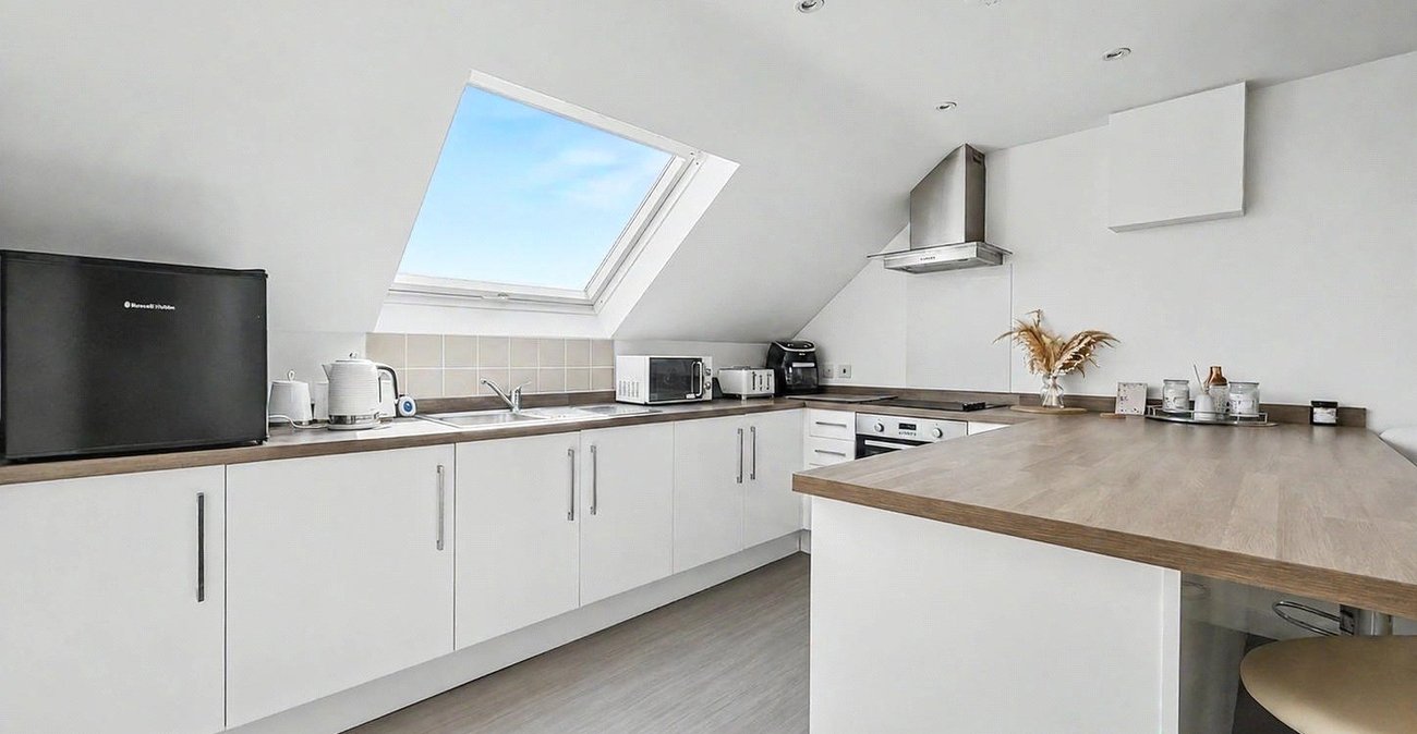 2 bedroom property for sale in Rainham | Robinson Michael & Jackson