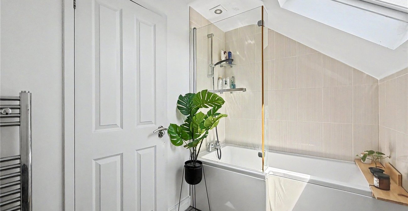 2 bedroom property for sale in Rainham | Robinson Michael & Jackson