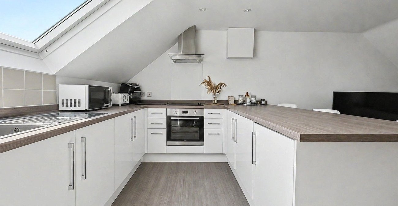 2 bedroom property for sale in Rainham | Robinson Michael & Jackson