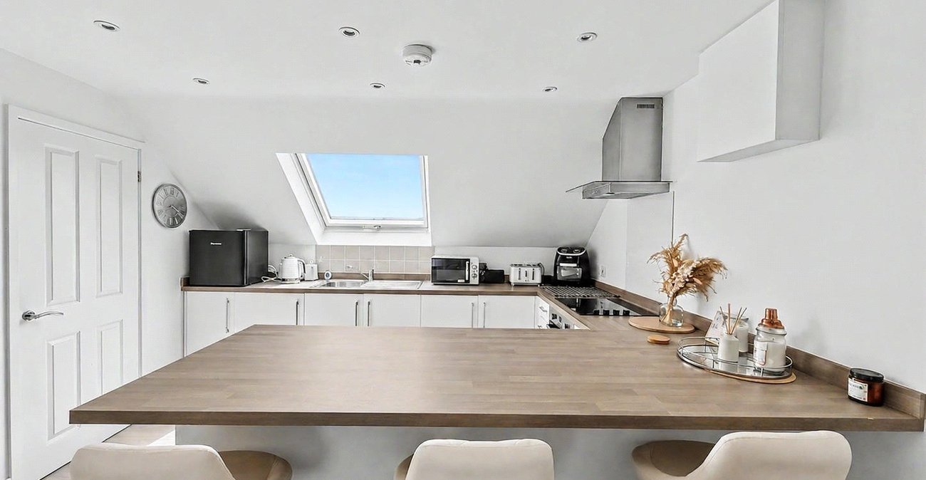 2 bedroom property for sale in Rainham | Robinson Michael & Jackson