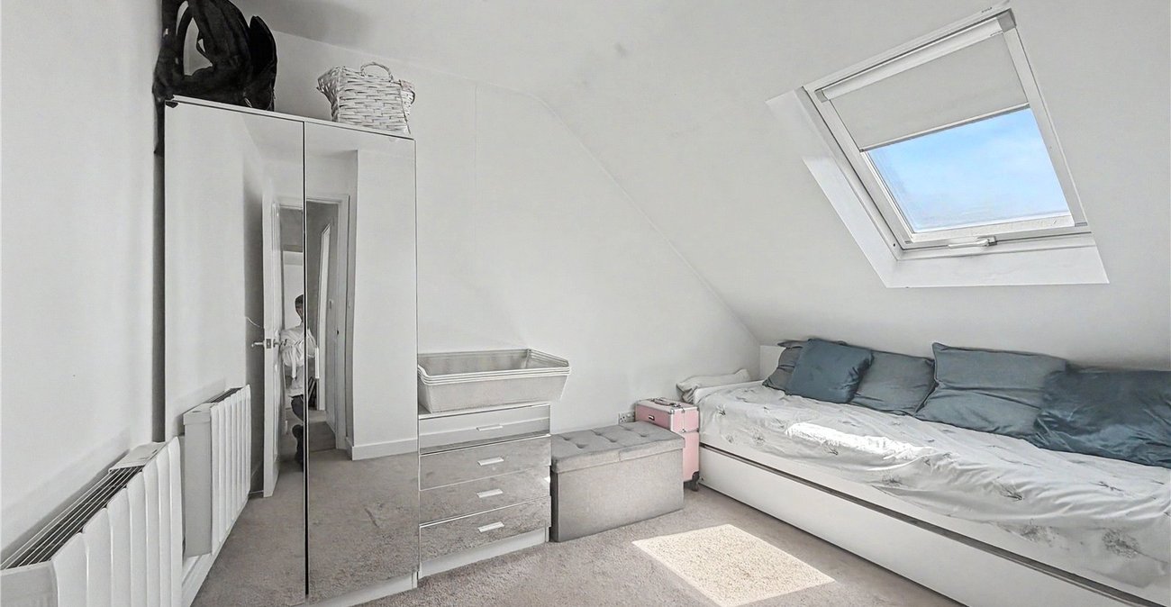 2 bedroom property for sale in Rainham | Robinson Michael & Jackson
