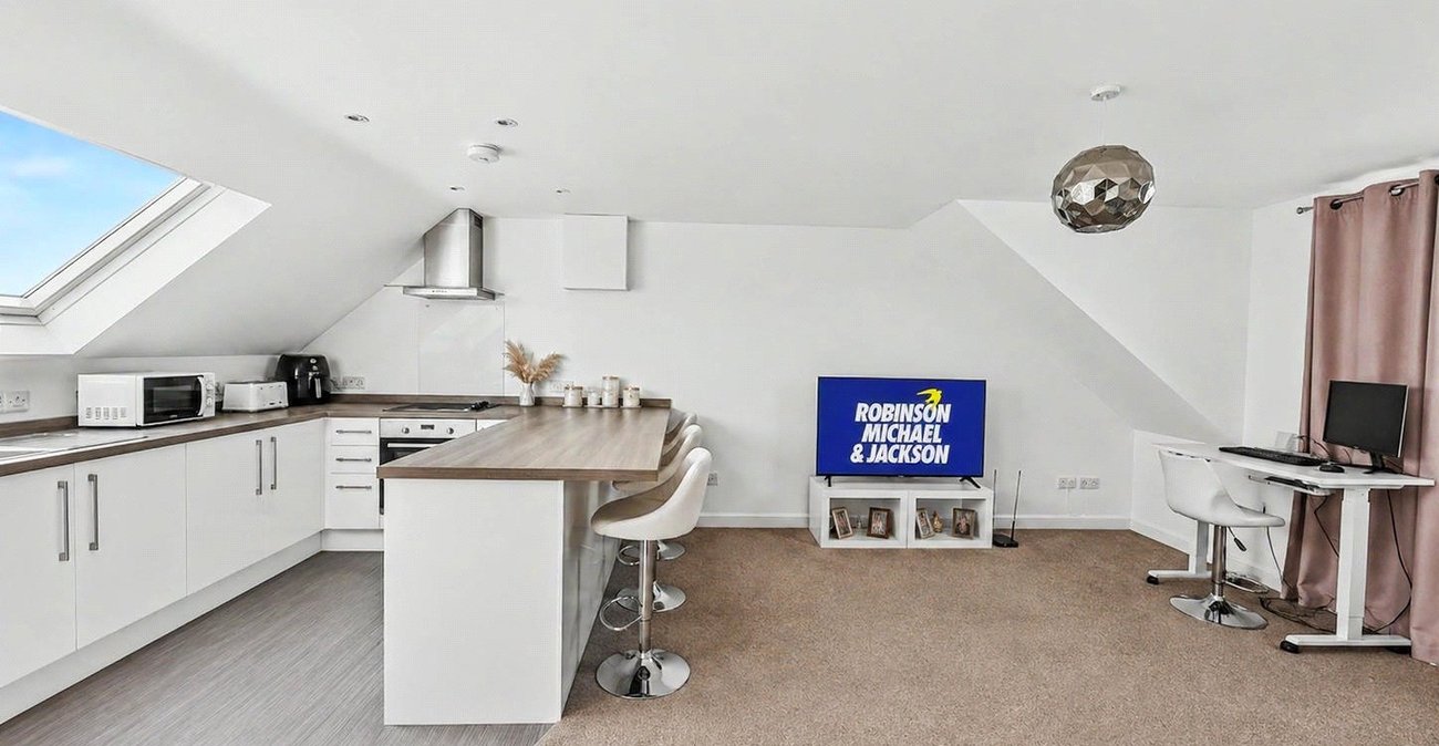 2 bedroom property for sale in Rainham | Robinson Michael & Jackson