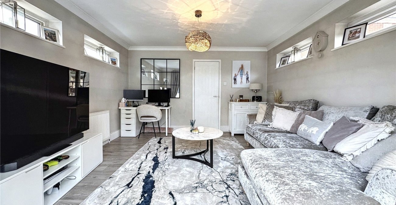 3 bedroom house for sale in Rainham | Robinson Michael & Jackson