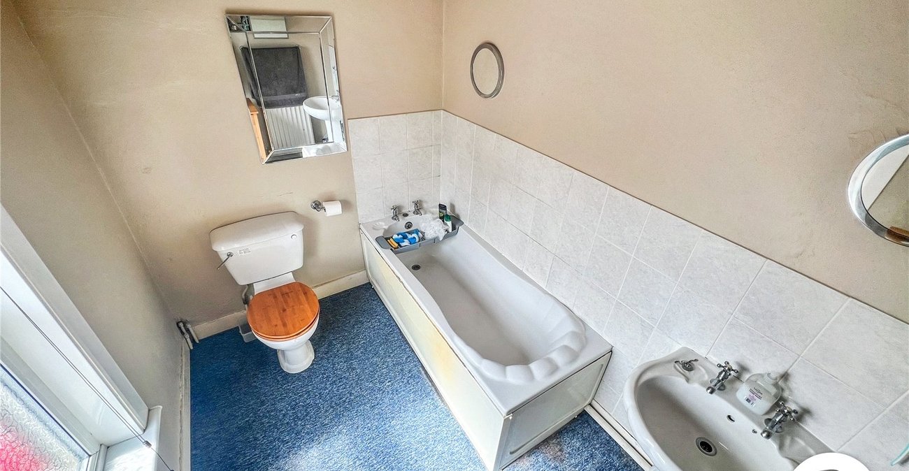 1 bedroom property for sale in Strood | Robinson Michael & Jackson