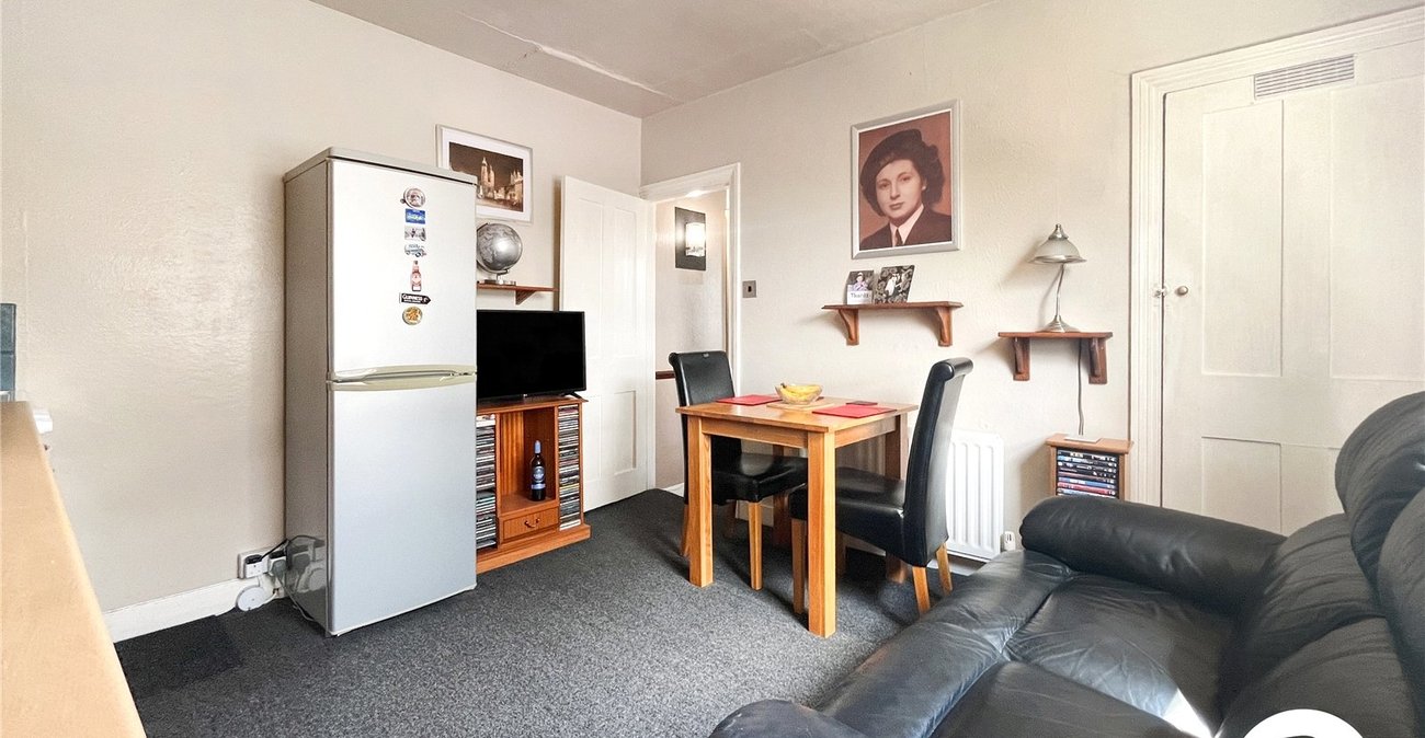 1 bedroom property for sale in Strood | Robinson Michael & Jackson