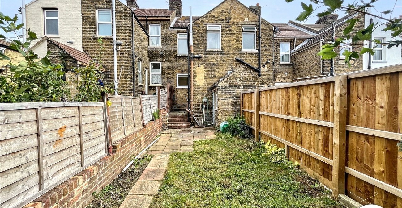 2 bedroom house for sale in Strood | Robinson Michael & Jackson