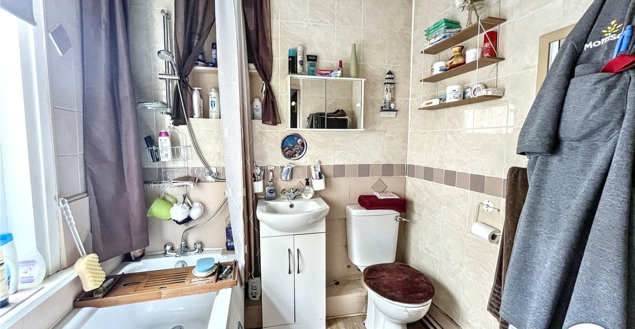 3 bedroom house for sale in Strood | Robinson Michael & Jackson