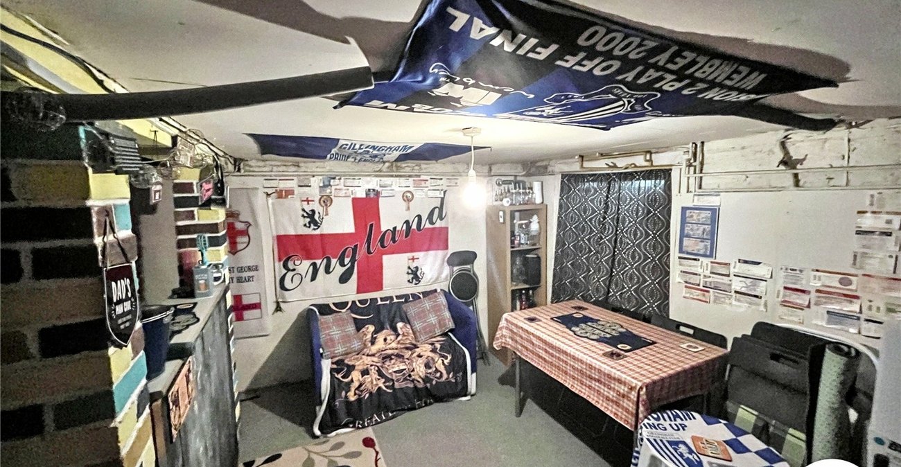 3 bedroom house for sale in Strood | Robinson Michael & Jackson