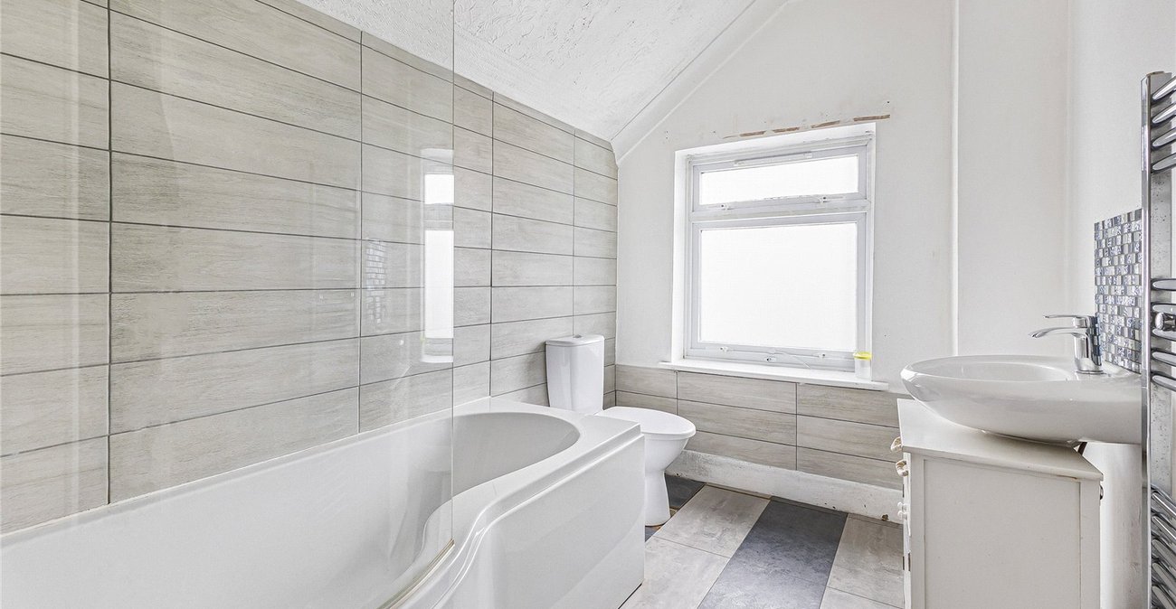 2 bedroom house for sale in Strood | Robinson Michael & Jackson