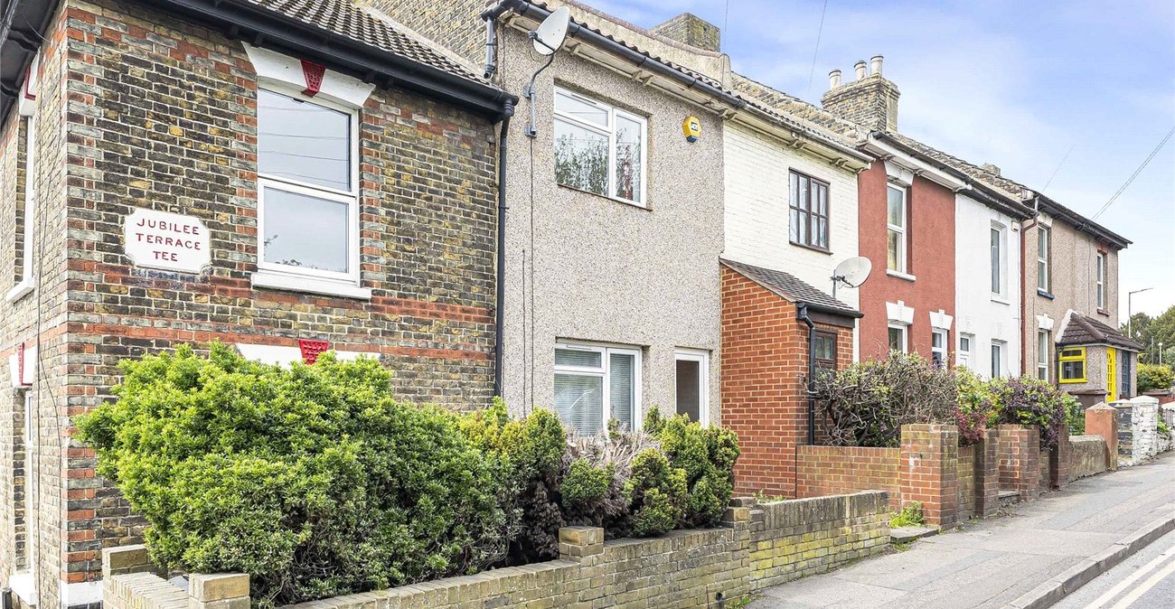 2 bedroom house for sale in Strood | Robinson Michael & Jackson