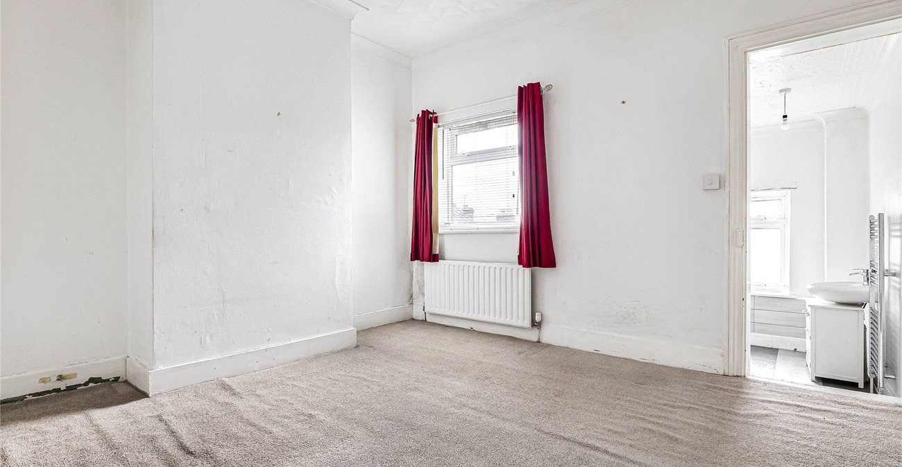 2 bedroom house for sale in Strood | Robinson Michael & Jackson