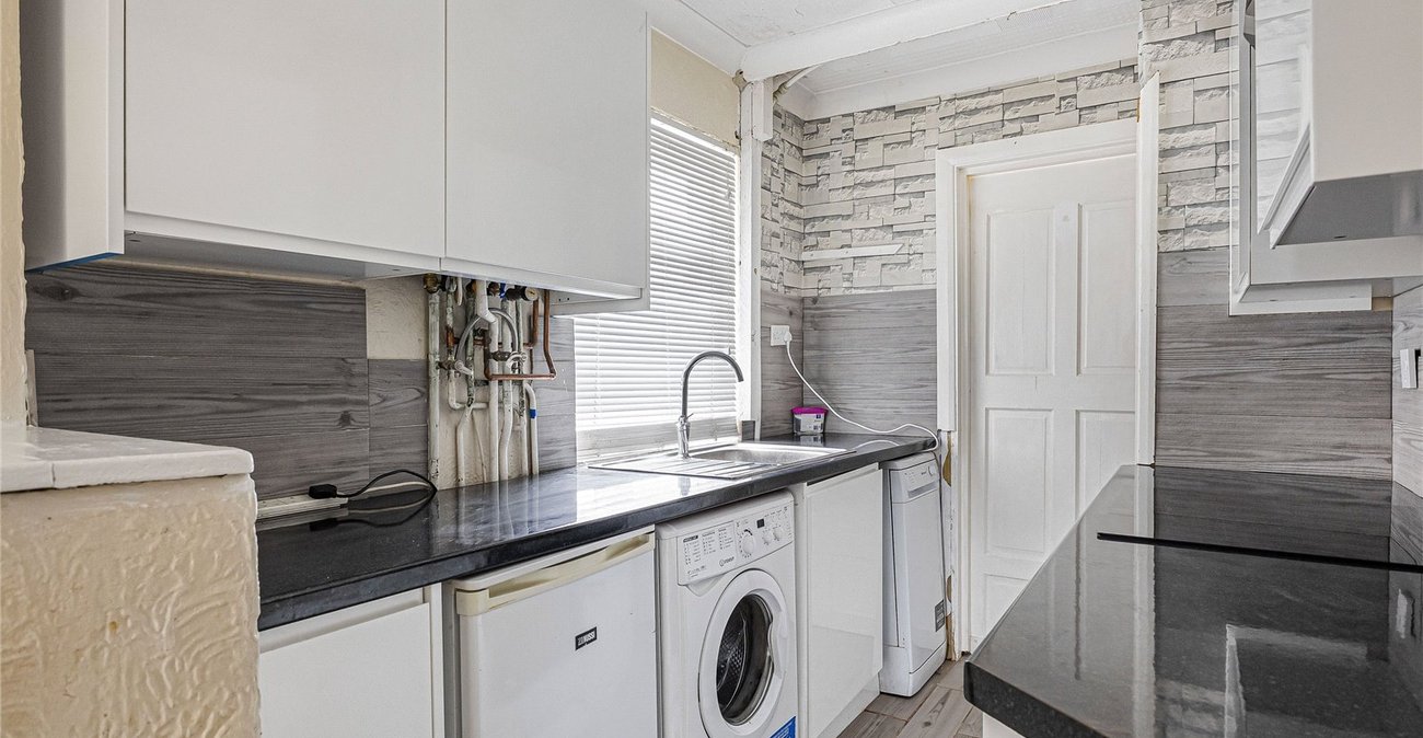 2 bedroom house for sale in Strood | Robinson Michael & Jackson